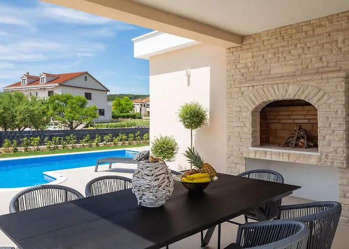 Дом отдыха Eleni Любач